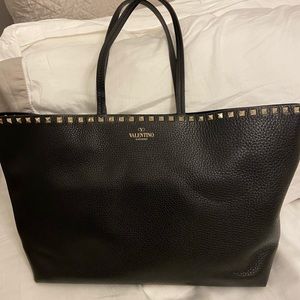 Mint mint condition LIKE NEW Valentino Rockstud Tote with dust bag!